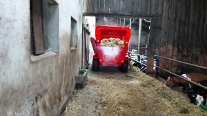 poziomy paszowóz wóz paszowy INTERMIX pasza