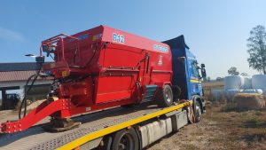 Dostawa do klienta kolejnego paszowozu Intermix R12