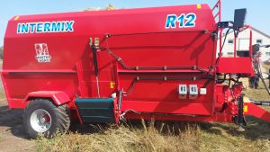 Poziomy paszowóz Intermix r12 pojemność 12 m3